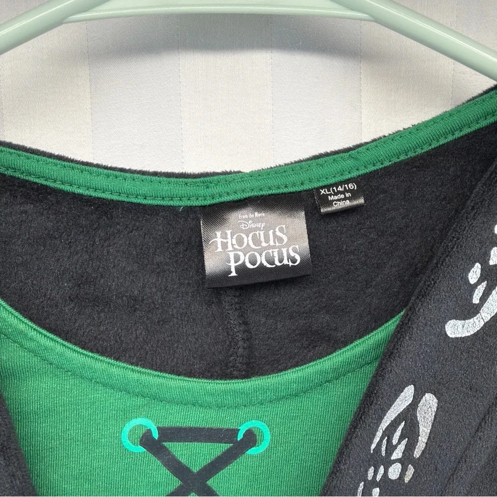 Disney Hocus Pocus Black and Green Cardigan‎